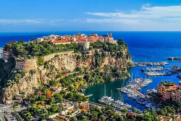 Monaco rocher principauté port Hercule vue aérienne — rénovation appartements Monaco
